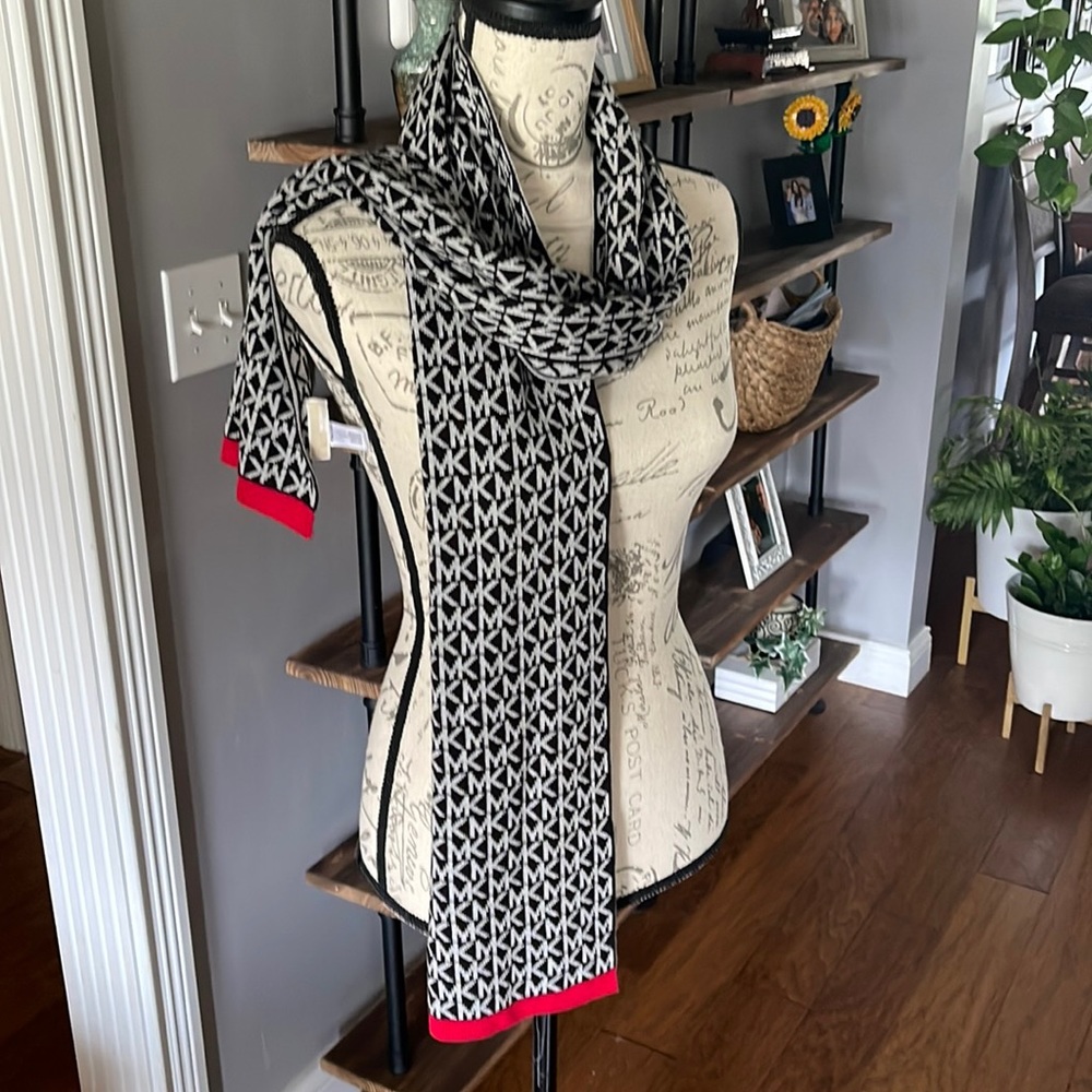MICHAEL KORS Scarf